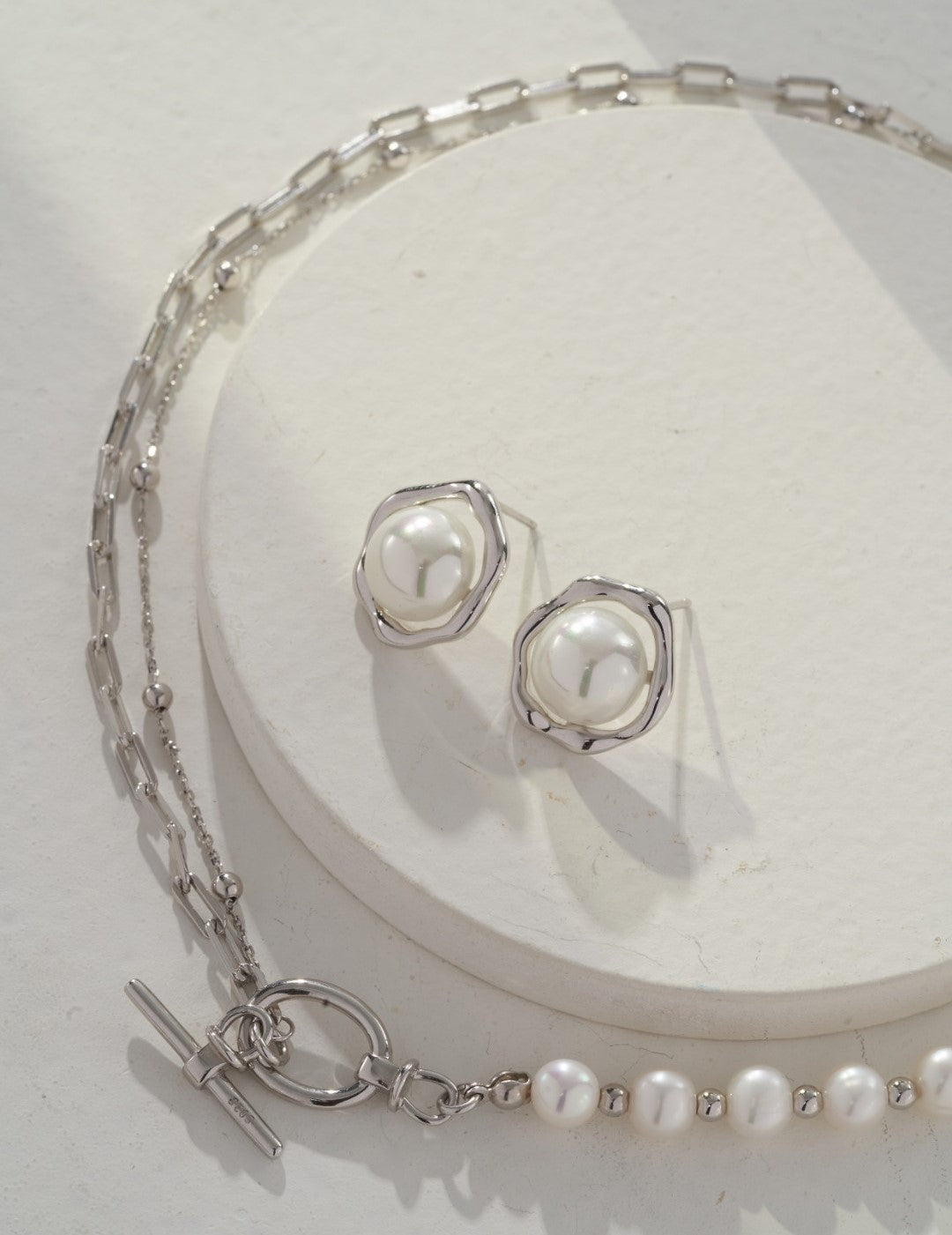 Stylish Pearl Silver Chain Necklace