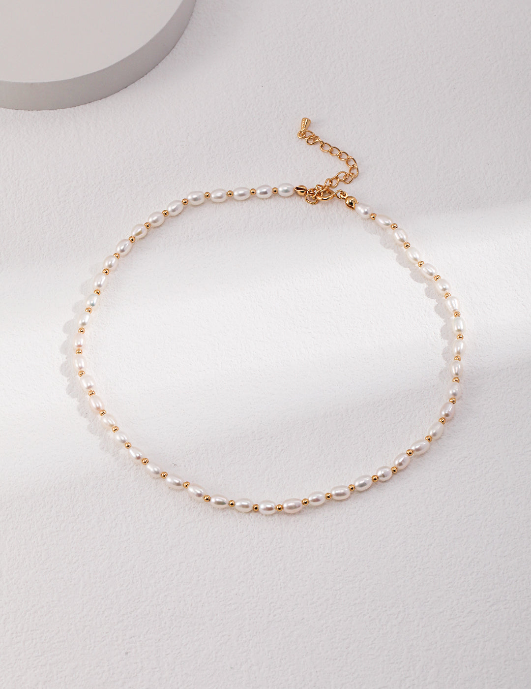 Minimalist Pearl Choker