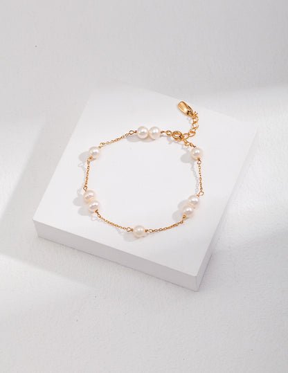 April Pearl Bracelet